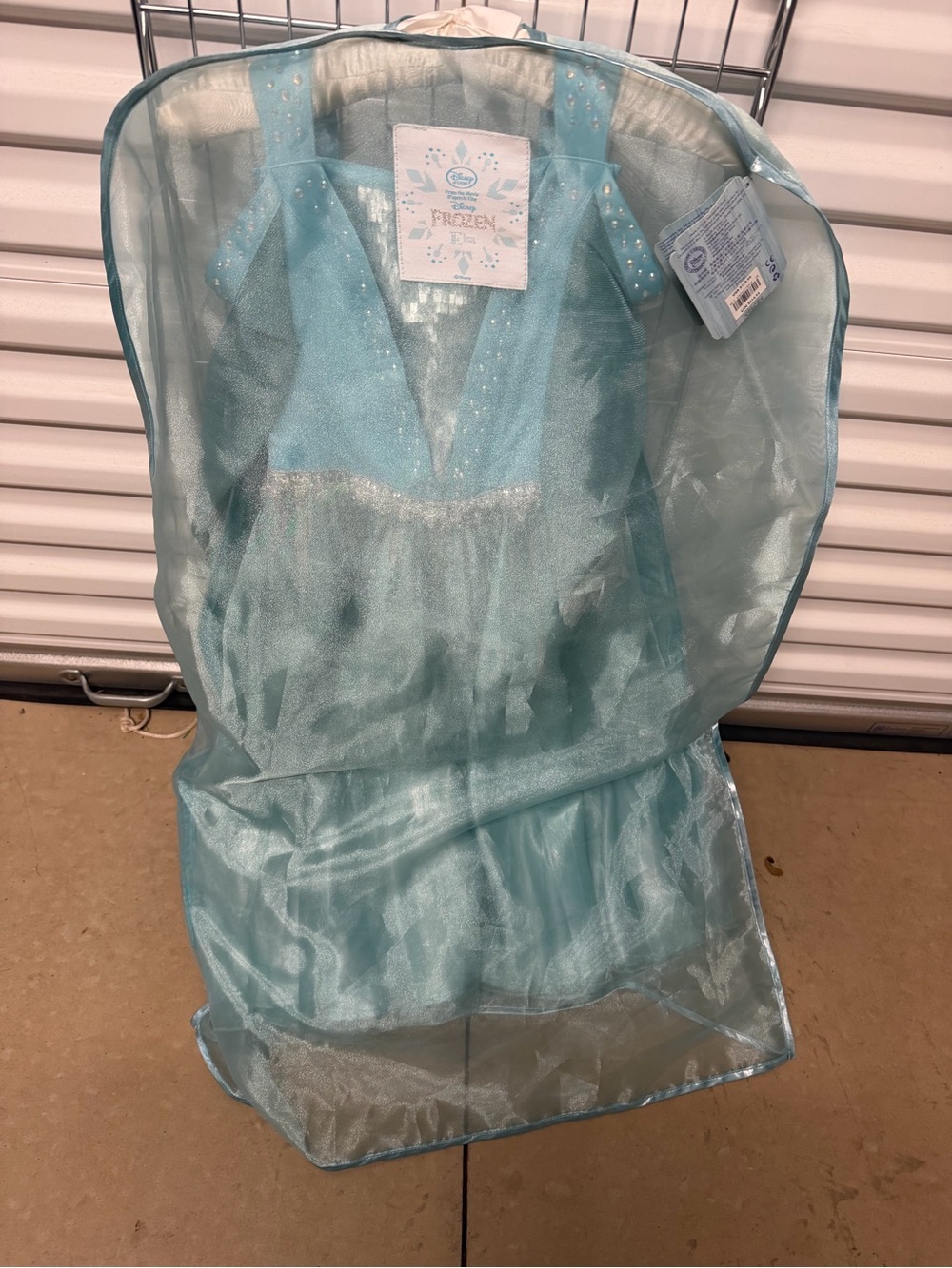 Authentic Rare Disney Store Elsa Light Up Dress & Cape - Brand New!!! - Size 6